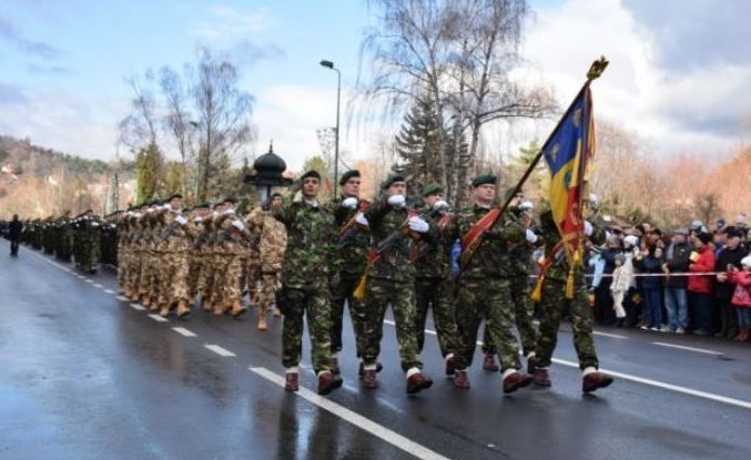 BRAȘOV. Primăria a alocat 15.000 de lei pentru ceremoniile de 1 Decembrie 1 defilare.jpg