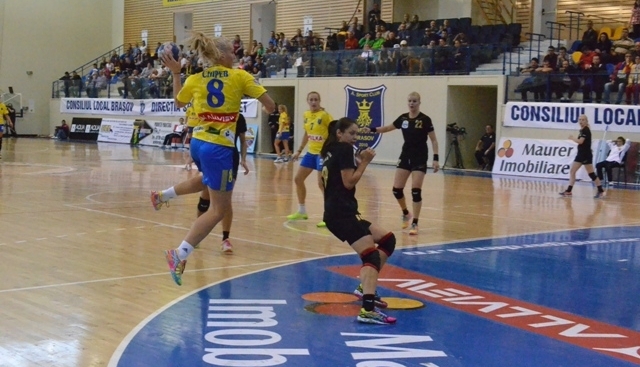 BRAȘOV. Laura Chiper ar putea pleca de la Corona. CSM București vrea să o împrumute până în vară 1 dsc-0588.jpg