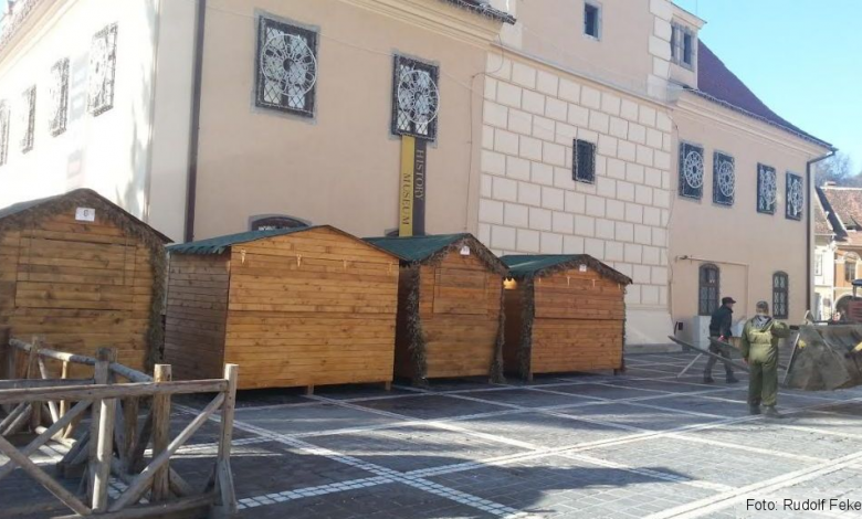 BRAȘOV. „Bătaie” între comercianți, pentru a vinde vin fiert la Târgul de Crăciun! La ce sume s-a ajuns în cadrul licitației 1 lumini sarbatori 2_225943.jpg
