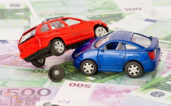 Hotărârea de Guvern privind plafonarea tarifelor RCA a intrat de astăzi în vigoare 1 tariferca1.jpg