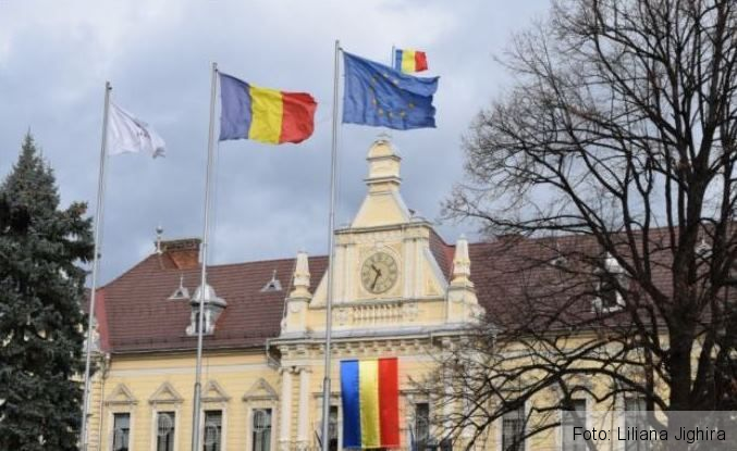 BRAȘOV. Autoritățile vă invită la sărbătorirea Marii Uniri 1 tricolor_3.jpg