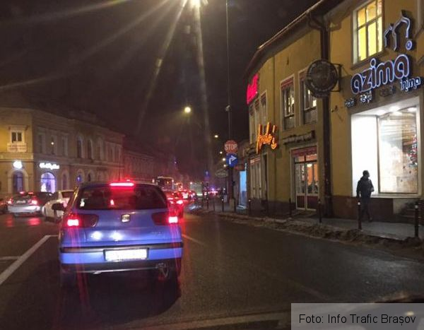 BRAȘOV. Pietoni loviți de mașină, la intersecția străzii Agrișelor cu Bulevardul 15 Noiembrie! 1 15noi.jpg