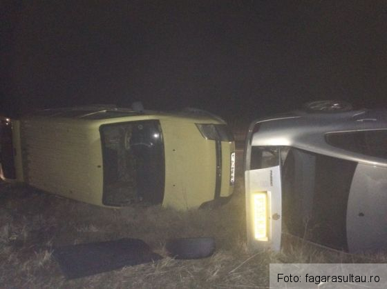 BRAȘOV. După accidentul de lângă Coresi, tot o mașină înmatriculată în Anglia a ieșit în decor alături de alt autoturism, între Mândra și Făgăraș (FOTO) 1 accident fagaras_226475.jpg
