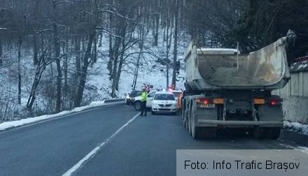 BRAŞOV. Accident pe Valea Bogăţii (FOTO) 1 accidentvaleabogatii_2.jpg