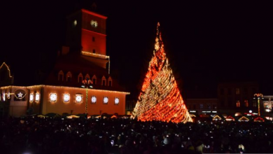 Cât a cheltuit şi cât a încasat Primăria în perioada în care Braşovul a fost „oraş din poveste” 5 aprindereabraduluipiatasfatului4_226937.JPG