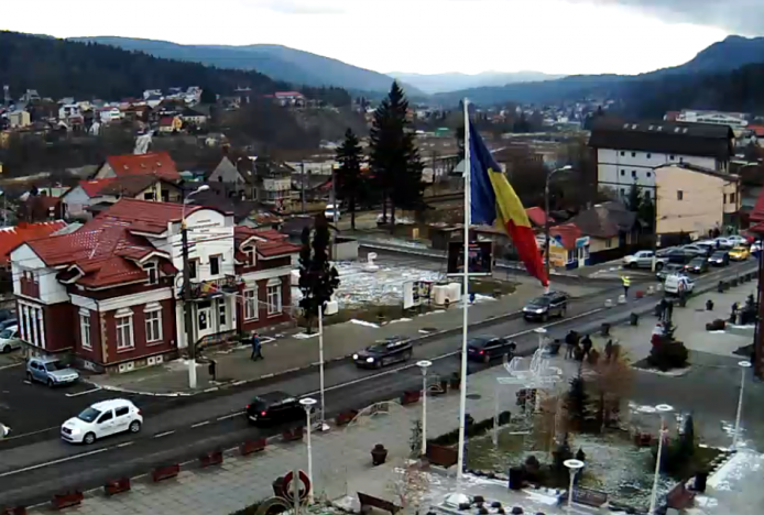 AGLOMERAȚIE. Se circulă cu viteza melcului între Sinaia și Bușteni, spre Brașov 1 busteni.png