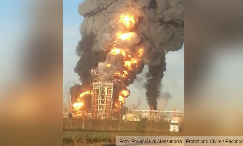 Explozie la o rafinărie din Italia (FOTO) 1 explozieitalia_2.jpg