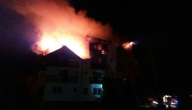 BRAȘOV. Două incendii puternice în miez de noapte 1 incendiu_12.jpg