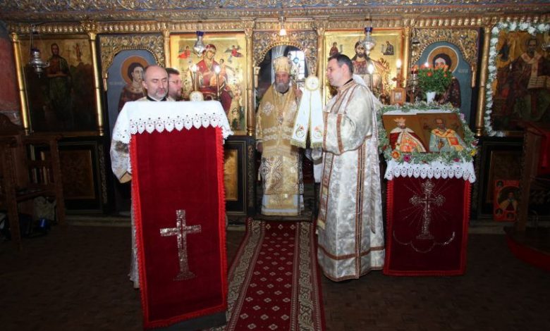 BRAȘOV. Biserica „Sf. Nicolae” din Făgăraș a început sărbătorirea hramului 1 mitropolitfagaras.jpg