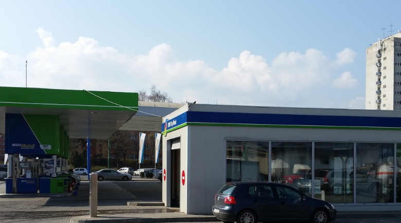 BRAȘOV. Despăgubiri morale de până la 22.500 de lei pentru angajatele OMV fugărite cu mașina de un client! Brașoveanul a fost condamnat pentru tentativă de omor 1 omv.png