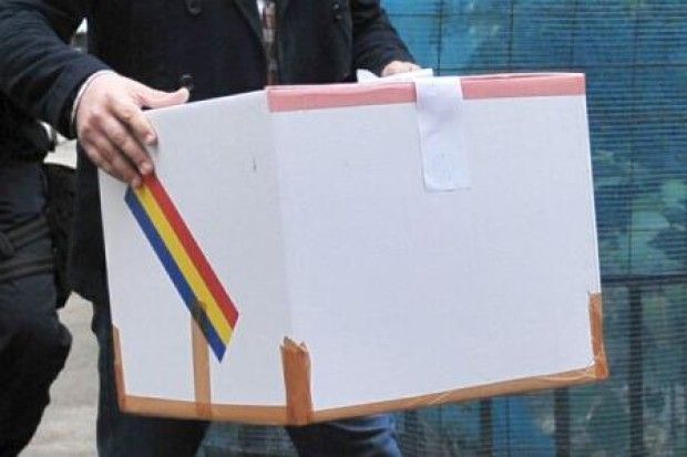 Alegeri parlamentare 2016. De supărat ce este, un reținut în arestul Poliției nu vrea să voteze 1 urna-mobila_2.jpg
