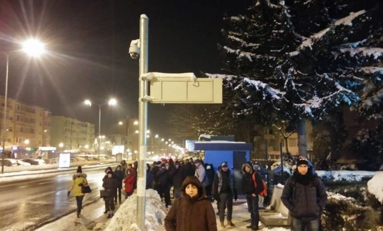 BRAȘOV. Oamenii îngheață în stații, în așteptarea autobuzelor RAT. „Inacceptabil așa ceva. Bătaie de joc”. UPDATE. Reacția RAT 1 1_198.jpg