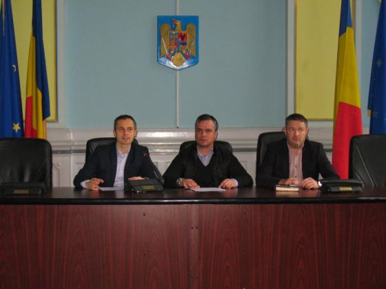 BRAŞOV. Dezbatere GAL pe tema „Curbura Carpaţilor” 1 Vestea_228879.jpg