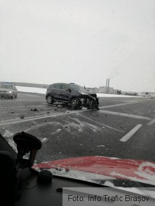 BRAȘOV. Accident la intrare pe Centură, dinspre Șoseaua Cristianului (FOTO) 1 accident centura 3_228763.jpg