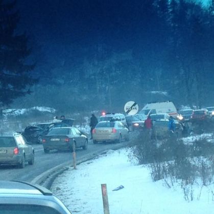 BRAȘOV. Accident la Timișul de Jos, cu trei mașini implicate 1 accident_228497.jpg