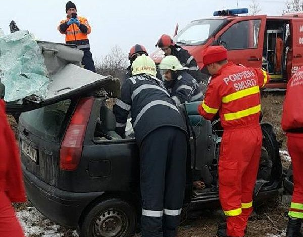 Depășire fatală! Un șofer în vârstă de 20 de ani a murit după impactul cu un TIR (FOTO) 1 accidenttimis_7.jpg