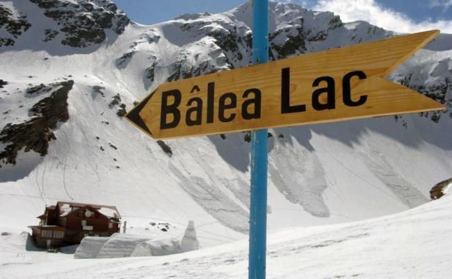 Zăpadă de peste 1,6 metri la Bâlea Lac 1 balealac.jpg