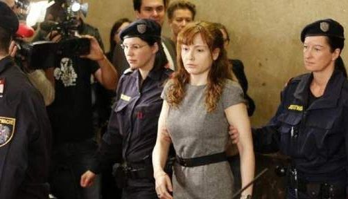 PERICOL. „Criminala cu faţă de înger”, spaima deţinutelor!!! 1 criminala.jpg