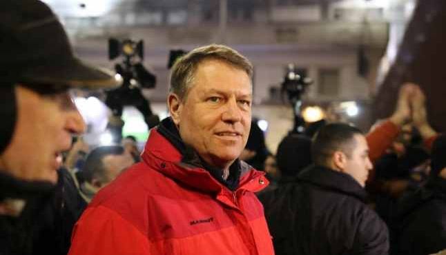 Update. Klaus Iohannis s-a alăturat protestatarilor 1 iohannisprotest.jpg