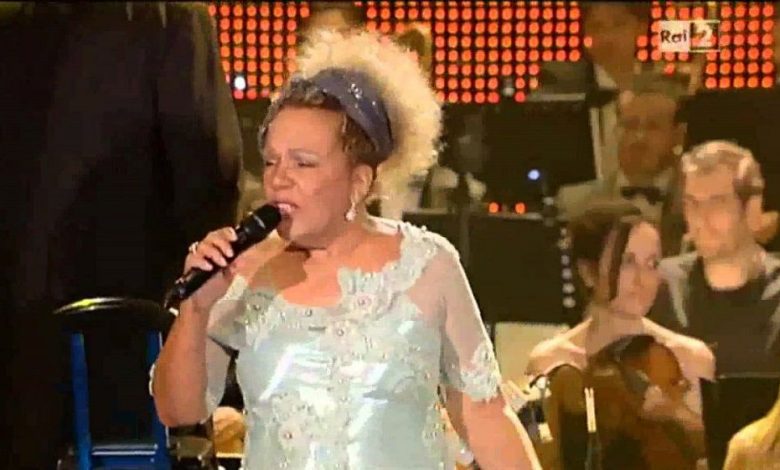 TERIFIANT. Interpreta hitului LAMBADA a fost bătută, înjunghiată mortal și arsă în propria mașină 1 loalwabrazvieira.jpg