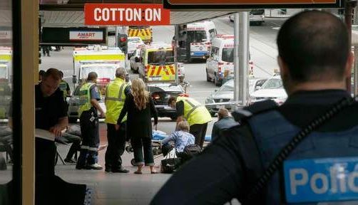 SPAIMĂ LA MELBOURNE. 3 morţi şi 20 de răniţi!!! O maşină a intrat în mulţime!!! 1 masina_7.jpg