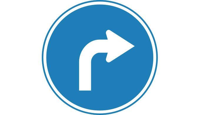 BRAŞOV. A intrat cu maşina într-o cisternă! Şoferiţa nu observase semnul de „obligatoriu la dreapta” 1 obligatoriuladreapta.jpg