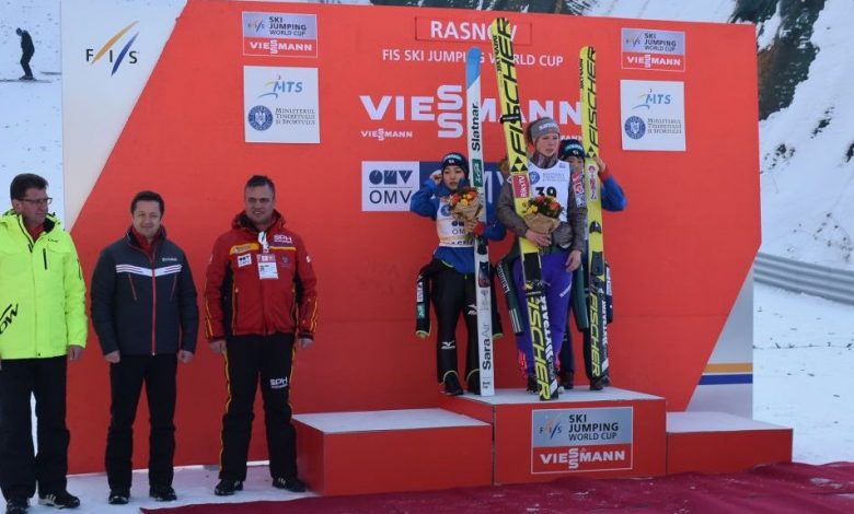 RÂȘNOV. Cupa Mondială la sărituri cu schiurile. Surpriză pe Valea Cărbunării. Maren Lundby a învins-o pe Sara Takanashi 1 podium_5.jpg