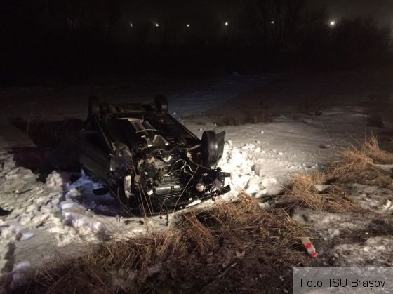 Update. BRAȘOV. Accident cu 2 victime la Dumbrăvița. S-au rostogolit cu mașina 1 IMG-20170204-WA0001_230566.jpg