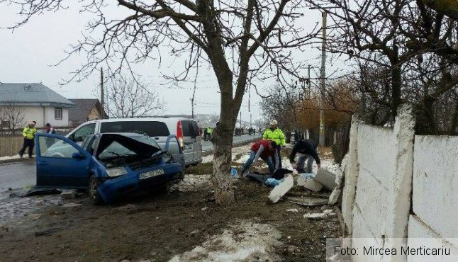 Accident cu trei MORȚI și trei răniți provocat de un șofer începător (FOTO) 1 accidentbacau_4.jpg