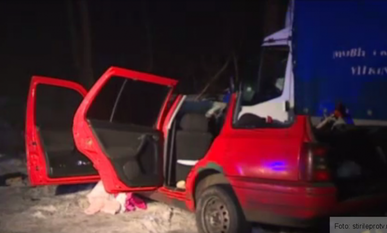 O şoferiţă a murit sub privirile fiicei ei, după ce maşina lor a fost lovită de o dubă 1 accidentilfov.png