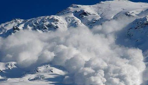 Risc însemnat de avalanșe în partea superioară a munților Bucegi și Făgăraș. La Bâlea Lac zăpada depășește un metru 1 avalansa_4.jpg