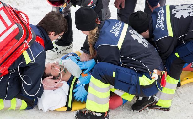 Altă accidentare GROAZNICĂ la Mondialele de schi alpin!!! 1 jenot.jpg