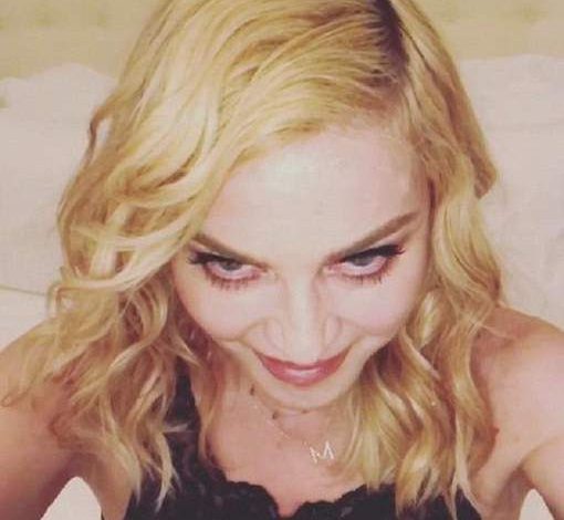 Madonna arată... TERIFIANT!!! Adopții din Malawi!!! 1 madonna_4.jpg