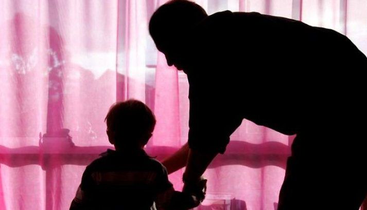 39 de minori, racolaţi de un sibian ca să întreţină cu el raporturi sexuale 1 pornografie-infantila_4.jpg