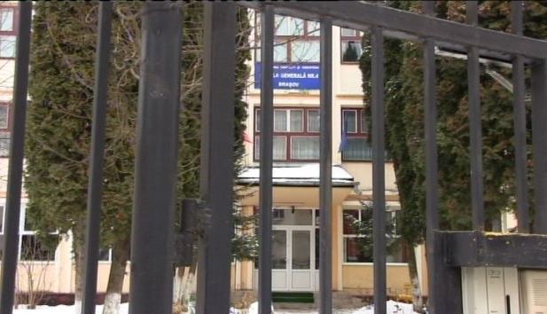 BRAŞOV. Când va avea sală de sport Şcoala Gimnazială nr. 4? 1 scoala4a_2.jpg