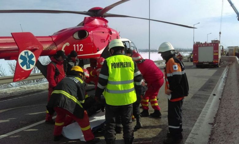 Doi copii au băut substanțe toxice lângă o groapă de gunoi. Au ajuns în comă la spital, cu elicoptere SMURD 1 smurd_10.jpg