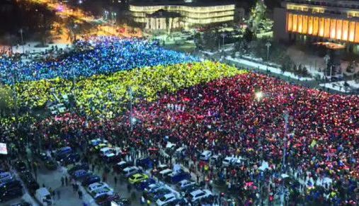 „Tricolor uman”, în faţa Guvernului 1 tricolor_4.jpg