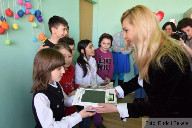 CrinaMateidonatie06_233006.JPG