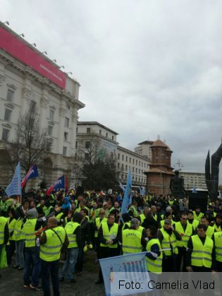 BRAȘOV. Protestele polițiștilor s-au încheiat, dar vor fi reluate dacă nu le vor fi rezolvate revendicările 1 IMG-20170325-WA0001_233292.jpg