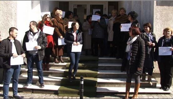 BRAȘOV. Angajații de la APM amenință cu greva generală 1 apm.jpg