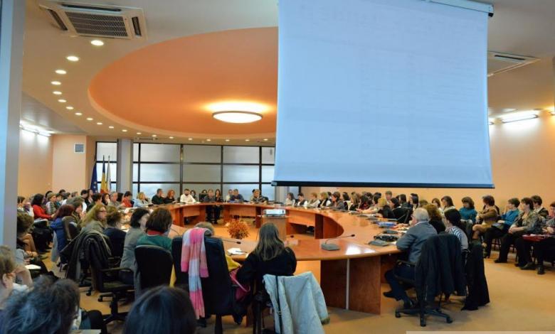 BRAȘOV. Anul acesta, fiecare unitate de învăţământ va primi bani, pentru a se ocupa individual de reparaţii 1 directoriscoli.jpg