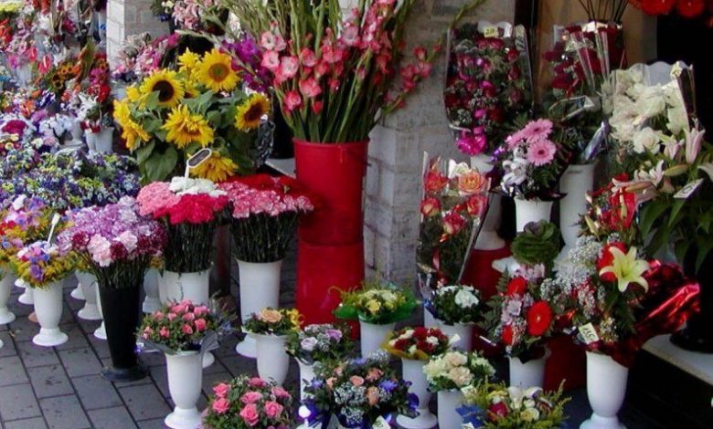 BRAŞOV. Poliţiştii, în control printre flori! 1 flori-la-vanzare.jpg