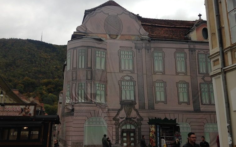 BRAȘOV. 21 de milioane de lei pentru renovarea sediului fostei bănci Bancorex! Problema: s-ar putea să nu-și asume nici o firmă proiectul 1 img-0311_2.jpg