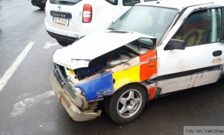 BRAŞOV. Accident cu două victime lângă Casa Armatei 1 masina-lovita.jpg