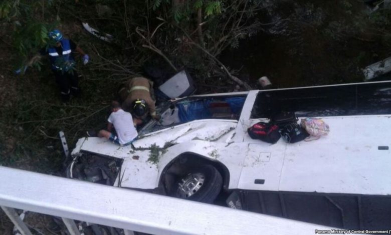 18 MORŢI. Autobuz căzut în prăpastie!!! 1 panama_2.jpg