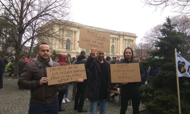 BRAŞOV. De Ziua Poliţiei, polițiștii își cer drepturile în stradă: „Suntem sub control judiciar pe termen nelimitat!” 1 politaimiting.jpg