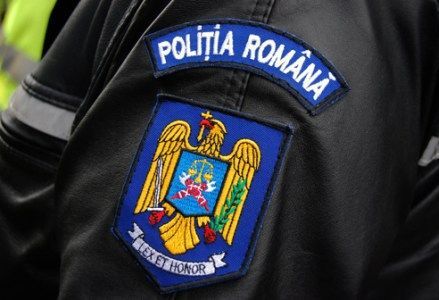 BRAŞOV. Dosar penal pentru arma pe care o deţinea pentru autoapărare 1 politia_9.jpg
