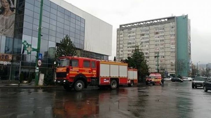 BRAŞOV. Intervenţie ISU şi SMURD la My Place (galerie foto) 1 pompieri la Kasho2_232933.jpg