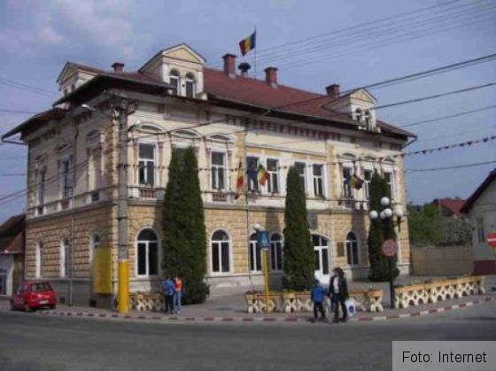 BRAŞOV. Primăriile în care au avut loc descinderi ale Poliţiei şi au fost ridicate contracte de achiziţii publice 1 sacele_primaria_194926.jpg