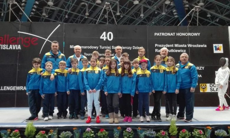 BRAȘOV. Scrimerii de la Corona s-au remarcat la Cupa Wratislava 1 scrima_5.jpg